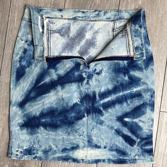 Vintage Bleach Washed Denim Stretch Skirt - Picture 11 of 17